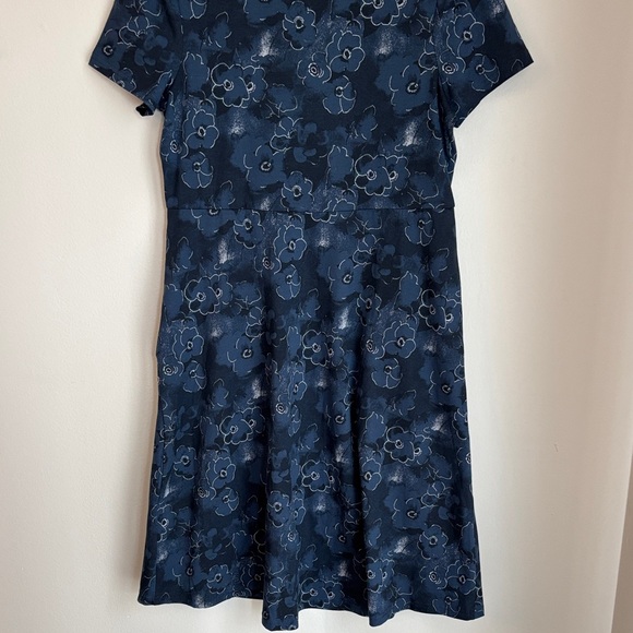 Pact Women's organic cotton Navy Floral V-Neck short sleeve comfortable Dress MD - Picture 12 of 12